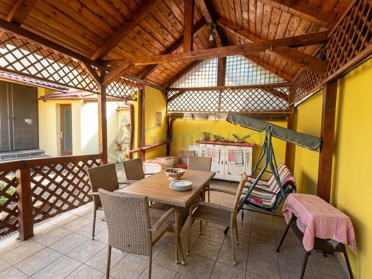 Casa de vanzare cu 6 camere in Oradea, zona Seleusului, Bihor