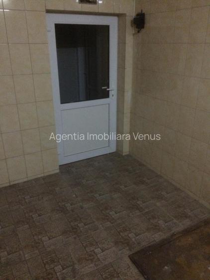 Spațiu comercial de închiriat - 12