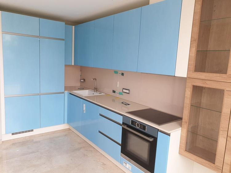 Aviatorior, apartament de 4 camere si curte proprie