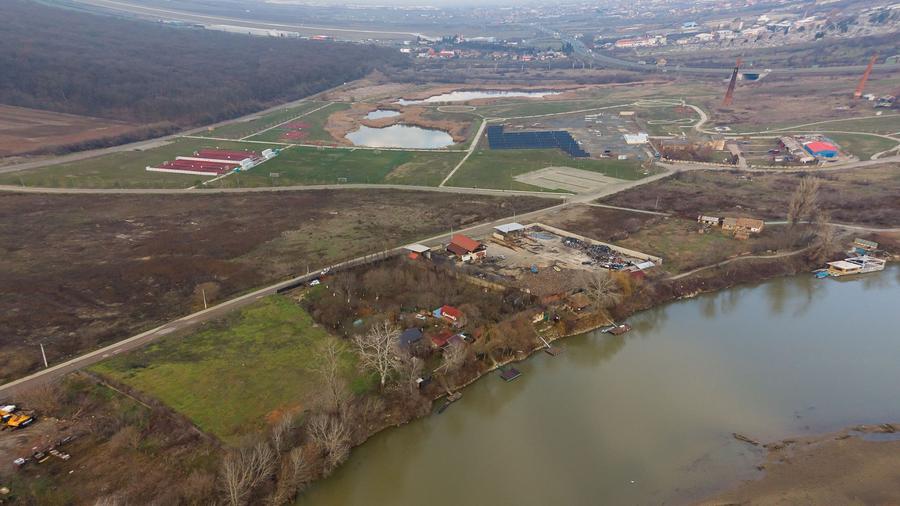 Teren intravilan 2.600 mp pe Malul Mureșului Alfa