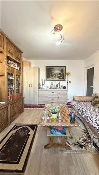 Apartament 2 camere, etaj intermediar, Navodari