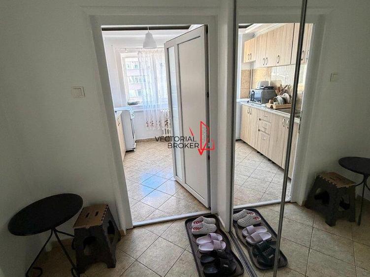 Apartament renovat,etaj 3/8 in bloc stradal Calea Mosilor Bd Carol