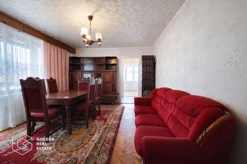 Apartament 3 camere, etaj 3, oras Lipova