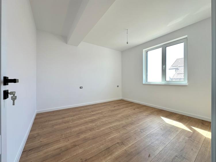 Intabulata! Casa 4 camere 2 bai 95mp Mall Moldova Valea Lupului
