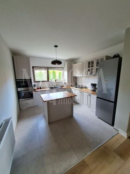 Casa 4 camere de vanzare in Floresti