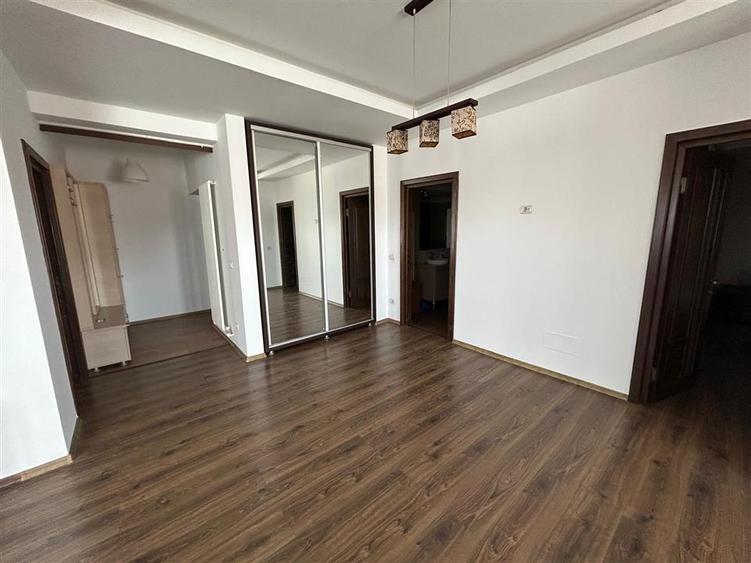 Apartament cu 3 camere de vanzare zona OCPI - Lidl