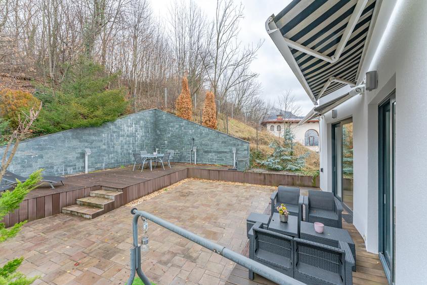 Proprietate unica tip vila, ultra central, S+P+2E, lift, priveliste peisagistica