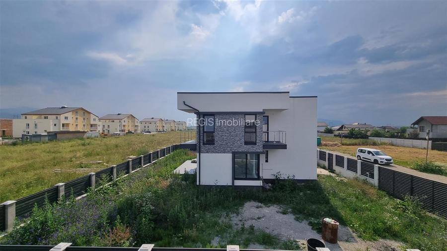 Vila moderna de 4 camere zona Sanpetru - 23
