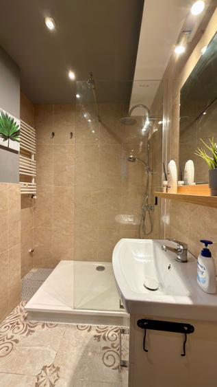 Top-Floor 4-BEDROOM APARTMENT WITH STUNNING TERRACE | ULTRA-CENTRAL LOCATION