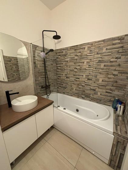 Apartament 3 camere semidecomandat zona Eroilor