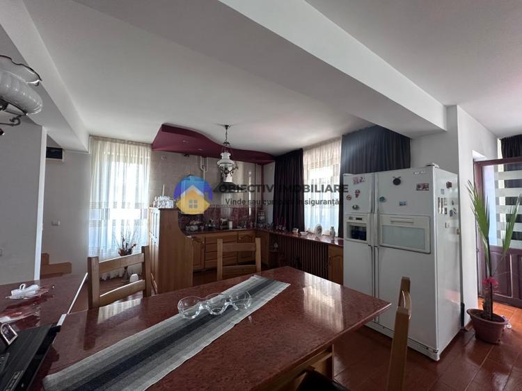 Casă cu priveliște spectaculoasă spre munte – Piatra Neamț