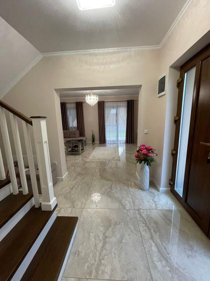 Duplex cu 4 camere, 3 bai, 3 parcari, ultrafinisat, zona Parcul Poligon