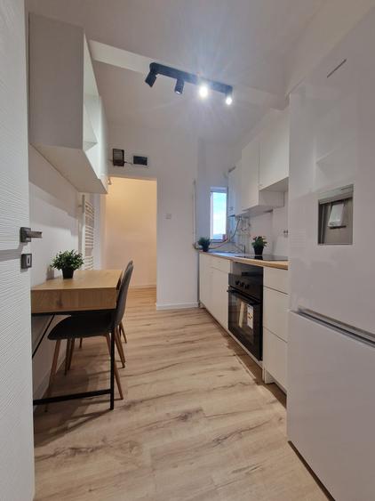 Ideal Air BnB I 3 Camere transformat in 2 Garsoniere Fara Risc Seismic Piata Uni