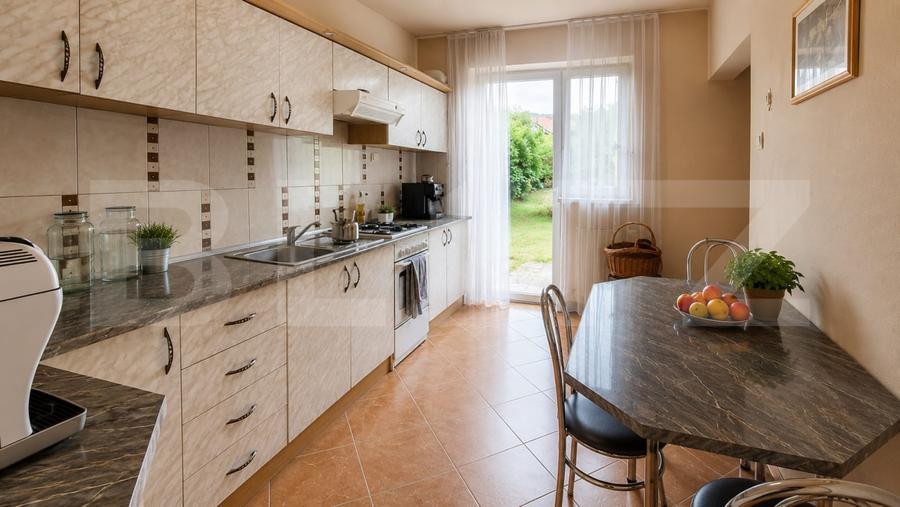 Casă spațioasă P+1+M cu anexă și 2 garaje,  - zona Valea Budacului –