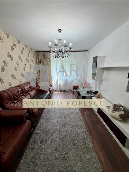 Apartament 3 camere, curte proprie, Ploiesti, zona 9 Mai.