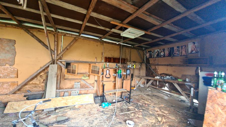 CASA DE VANZARE PODUL OLTULUI CU ACCES PRIVAT