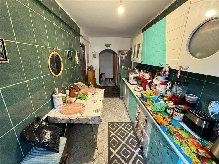 Apartament 3 camere, 72mp, zona Est - Brailei, etaj 4 cu acoperis