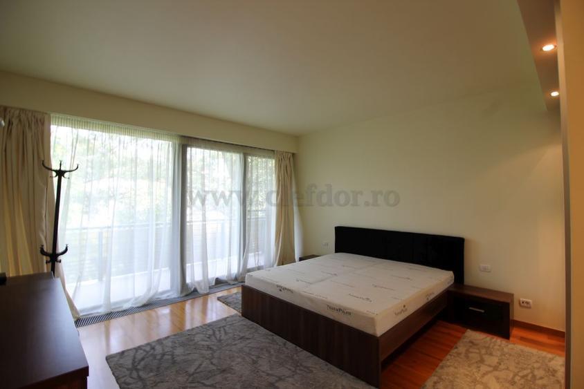 Apartament cu 3 camere de închiriat în zona Primaverii