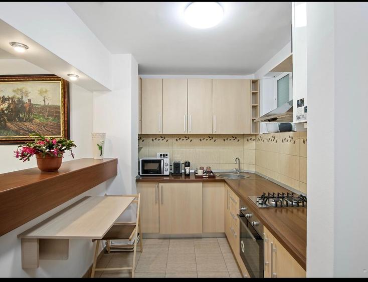 UNIVERSITATE, 2 camere, etaj 4, 50 mp, centrala proprie, mobilat, renovat