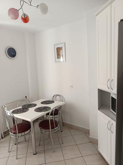 Apartament spațios cu 2 camere, zona centrala, Poli 2