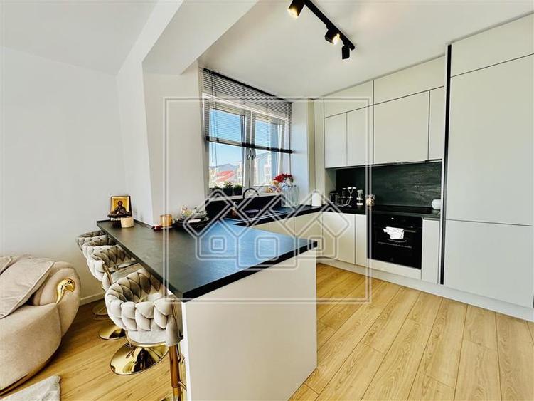 Apartament la cheie, 2 camere, etaj 1/2, intabulat, mobilat si utilat