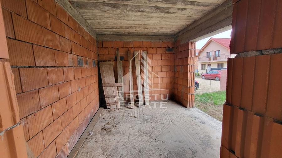 Casa individuala cu 5 camere,teren de 480mp,la rosu,Peciu Nou