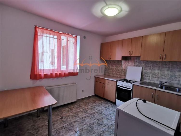 DE INCHIRIAT garsoniera , zona Plopilor Manastur, 27 mp, 250 euro