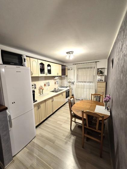 Apartament 2 camere, decomandat, Buna Ziua
