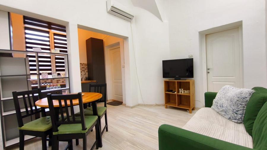 Apartament tineresc cu 2 camere, etaj 1, langa Primarie