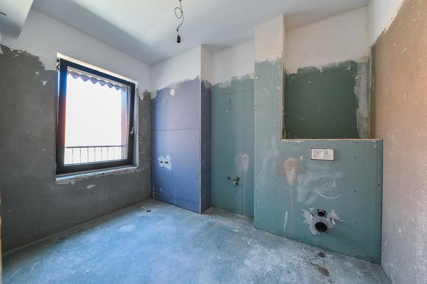 Apartament cu 3 camere, cu balcon tip logie