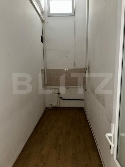 Spațiu comercial de închiriat, 120 mp, vitrină mare – zona Liceul Auto, Deva