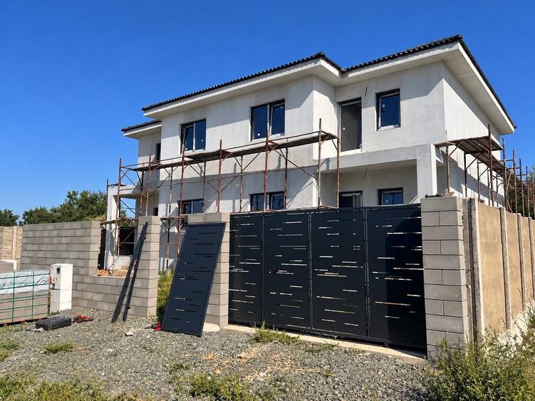 Duplex modern în Moșnița Veche – 365 mp teren 115 mp/utili Comision 0
