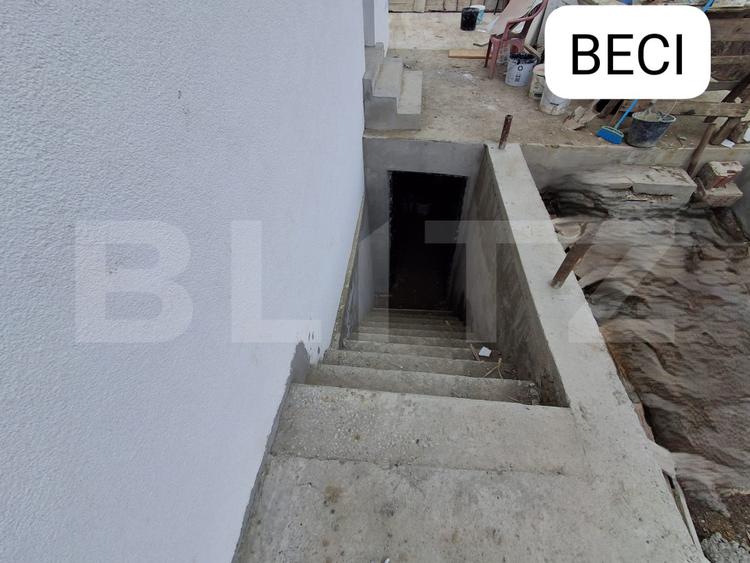 Casa 3 camere, 86mp, 310 mp teren, cu terasa si beci, Visani
