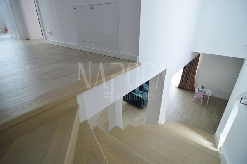 Casa 5 camere de vanzare in Floresti