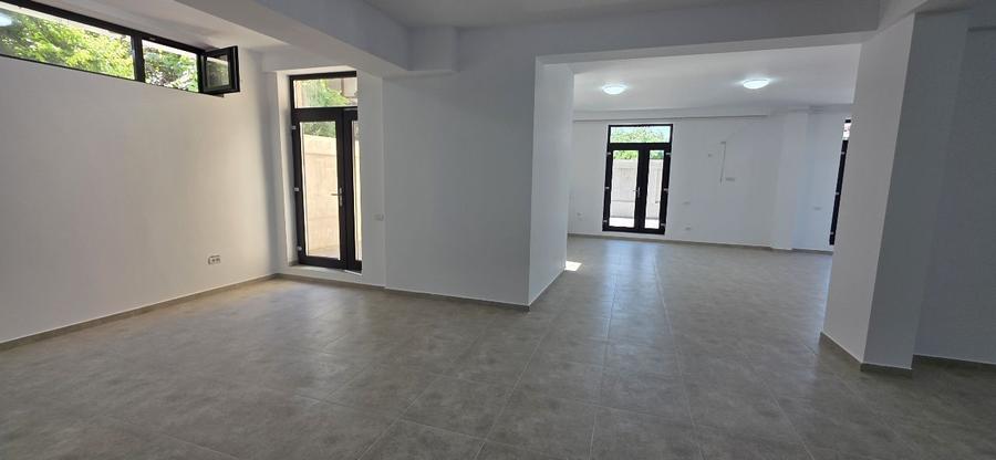 Salajan spatiu comercial 350 mp de inchiriat