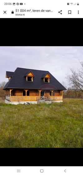 Vând teren+ construcții+ baltã de pește
