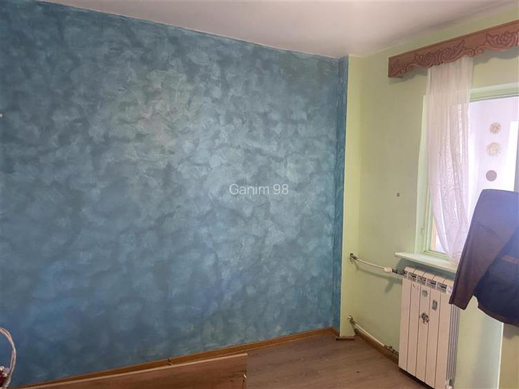 Apartament 2 camere ,etaj 1 din 4 , 54 mp, zona Inspectoratul Scolar, decomandat - 9