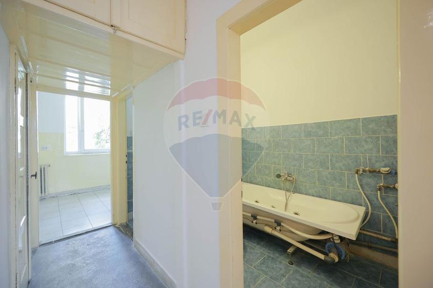 Apartament cu 2 camere de vânzare, în zona Decebal