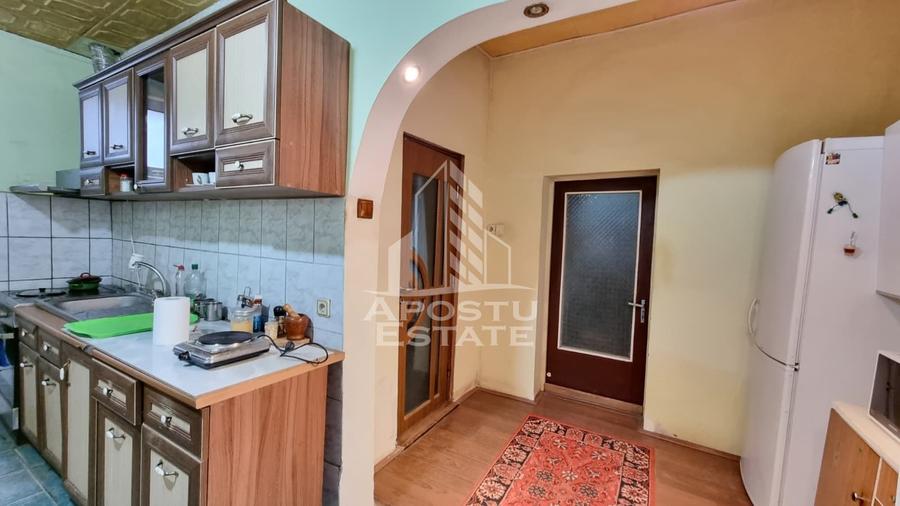 Casa individuala de vanzare cu 3 camere si 2 fronturi Giarmata