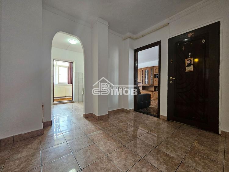 Apartament 3 camere de închiriat | Micro 3