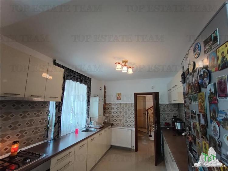 Casa deosebita P+1 cu 4 camere, foisor in curte si garaj, in Bragadiru aproape d