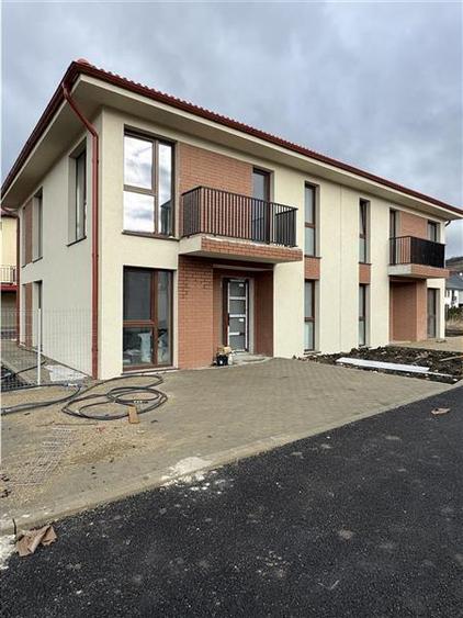 Casa Tip Duplex parter+etaj,375 mp de teren, situata in Chinteni!