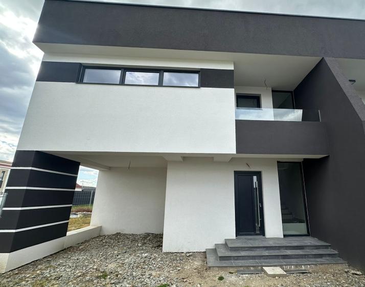 Casa Duplex 107 mp, 4 camere| teren 370 mp| zona Sebeș