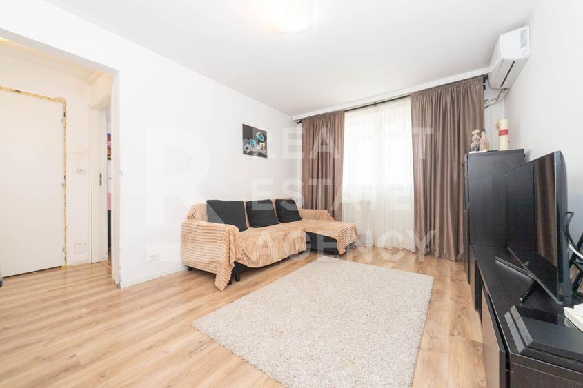 Vânzare, apartament cu 3 camere în zona Lujerului