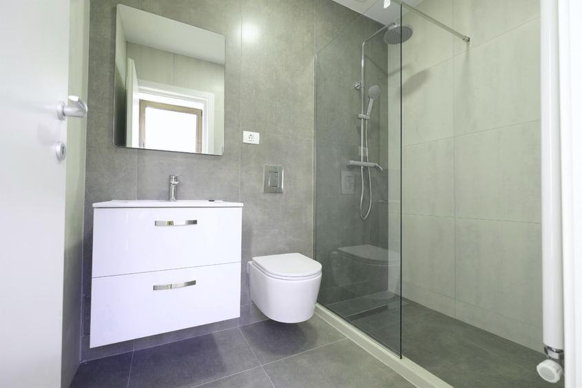 3 camere - Damaroaia - Petrom City - curte 140 mp