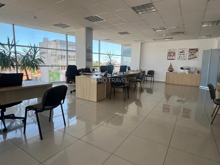 birou  elegant, mobilat,luminos, supraf. vitrata mare, lift , 241 mp, Bd. Mamaia - 21