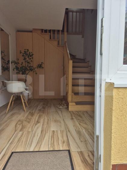 Doua case, Unirii, curti separate