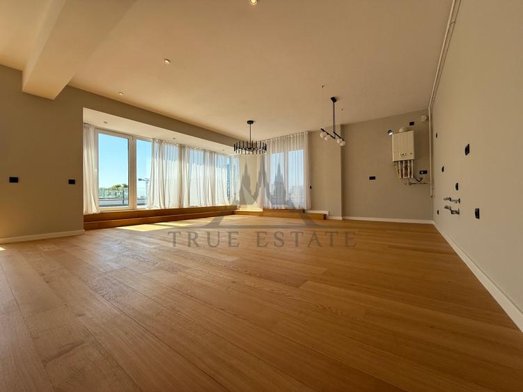 Penthouse cu vedere spectaculoasa catre Lac