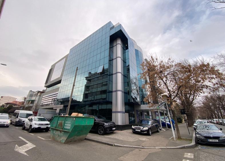 Spatiu comercial de inchiriat in Aviatorilor 45