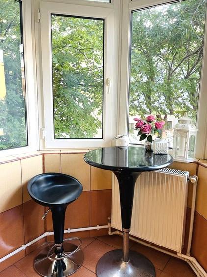 Apartament renovat, 2 camere decomandate, etaj 2 – IC Frimu